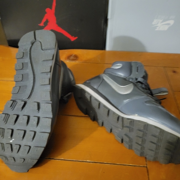 Nike Snow Waffle Grey Patent w/Sherpa Women's Sneaker Boot Size 10 - Picture 6 of 11